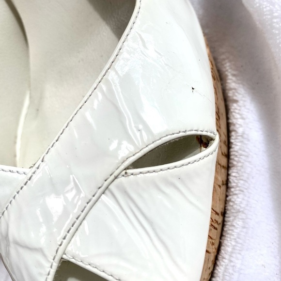 Stuart Weitzman white patent leather sling back peep toe with cork heel size 8 - Picture 4 of 15